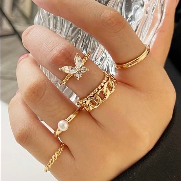 𝅺GOLD 4/$25 5pc Rhinestone Butterfly Ring Set - Picture 1 of 2